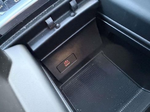 Used 2026 BMW X6 M60i image 37