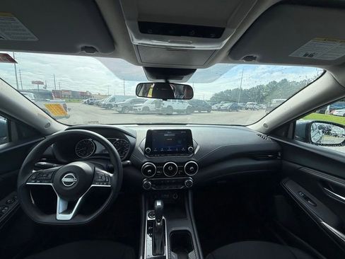 Used 2024 Nissan Sentra SV FWD image 9