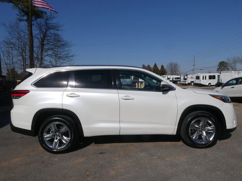 Used 2018 Toyota Highlander Limited image 4