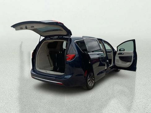 Used 2022 Chrysler Pacifica Touring-L FWD image 15