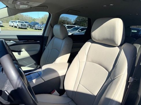 Used 2020 Buick Enclave Essence w/ Sound and Sites Package image 10