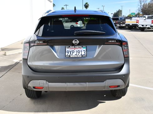 Used 2026 Nissan Kicks SV image 6