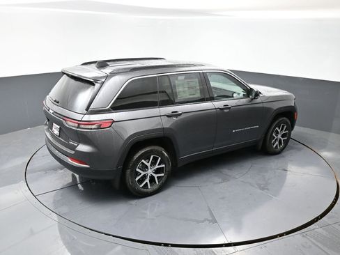 New 2025 Jeep Grand Cherokee Limited w/ Luxury Tech Group II image 29