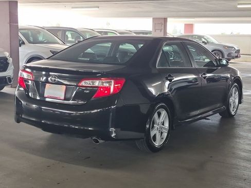 Used 2014 Toyota Camry SE FWD image 5