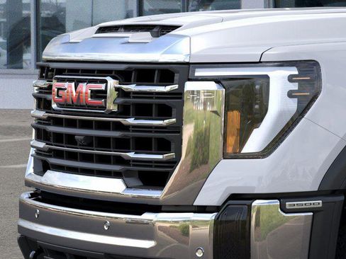 New 2026 GMC Sierra 3500 SLE w/ SLE Value Package AWD/4WD image 13