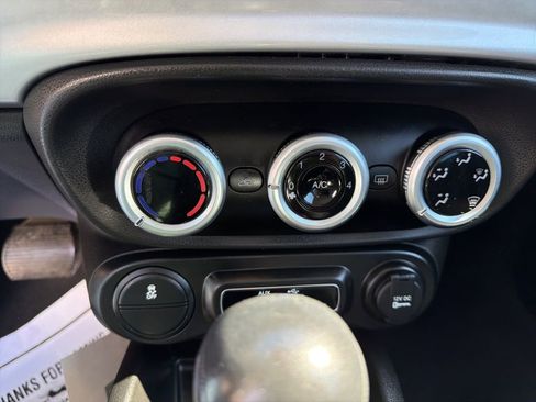 Used 2019 FIAT 500L Pop image 17