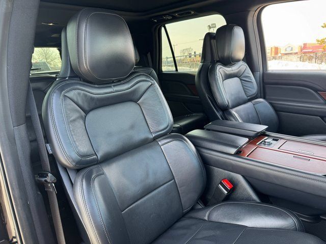 Used 2022 Lincoln Navigator L Reserve AWD/4WD image 22
