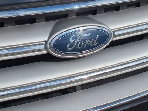 Used 2018 Ford Escape SE image 11