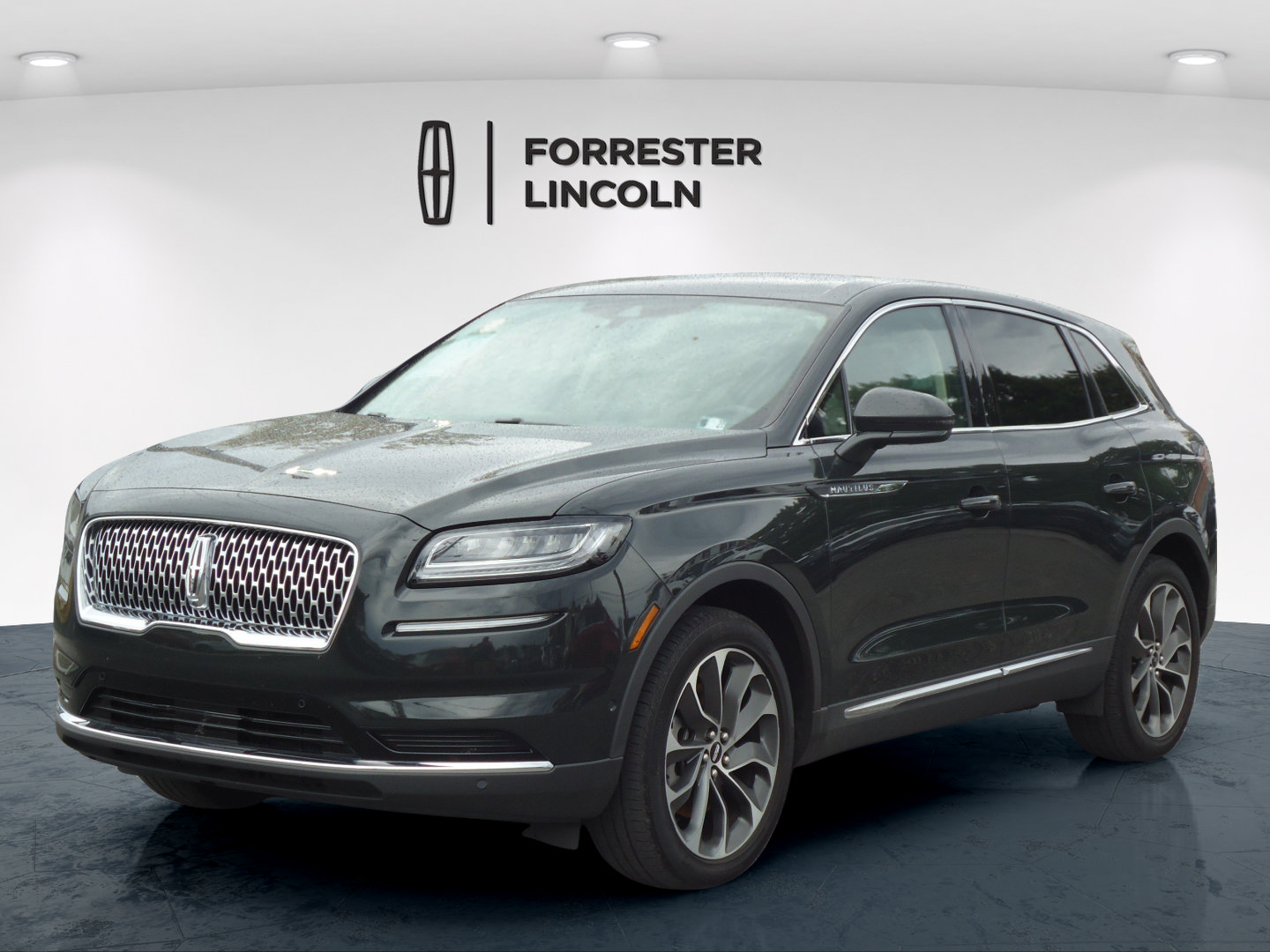 Used 2023 Lincoln Nautilus Reserve w/ Equipment Group 201A AWD/4WD image 7