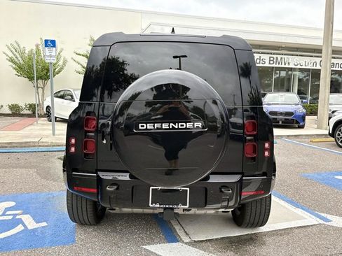 Used 2024 Land Rover Defender 110 X-Dynamic SE AWD/4WD image 4