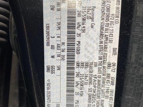 Used 2013 Ford Focus SE w/ SE Winter Pkg image 32