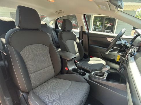 Used 2023 Kia Forte LXS w/ LXS Technology Package FWD image 24