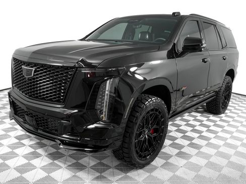Used 2026 Cadillac Escalade V w/ LPO, ONYX Package AWD/4WD image 8
