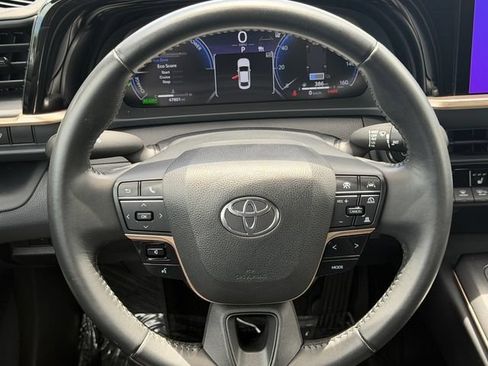 Certified 2023 Toyota Crown AWD/4WD image 14
