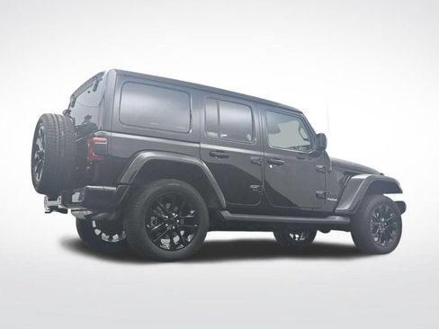 Used 2021 Jeep Wrangler Unlimited Sahara AWD/4WD image 34