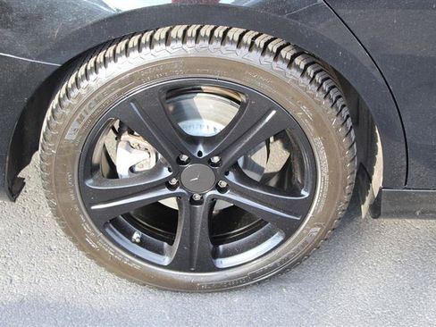 Used 2017 Mercedes-Benz E 300 4MATIC image 33