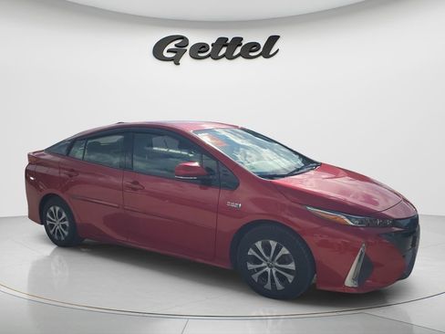 Used 2020 Toyota Prius Prime XLE FWD image 3