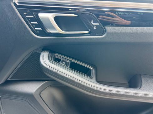 Certified 2023 Porsche Macan S AWD/4WD image 20
