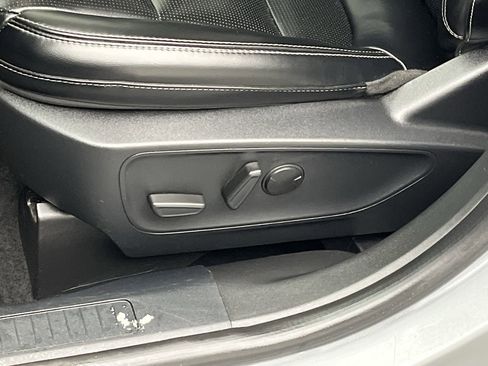 Certified 2024 Ford Escape Platinum image 11