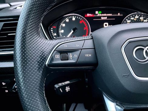 Used 2022 Audi SQ5 Premium image 23