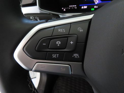 New 2025 Volkswagen Taos SE image 14