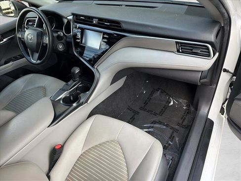 Used 2018 Toyota Camry SE FWD image 26