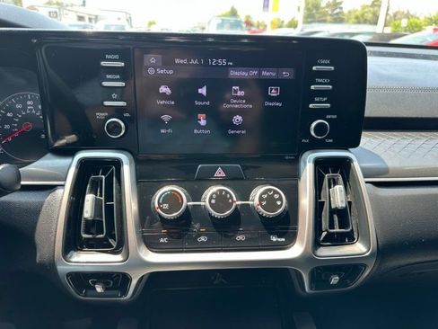 Used 2022 Kia Sorento LX AWD/4WD image 21
