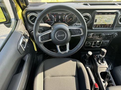 Used 2023 Jeep Wrangler Unlimited Sahara AWD/4WD image 28
