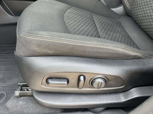 Used 2020 GMC Terrain SLE w/ Driver Convenience Package FWD image 13