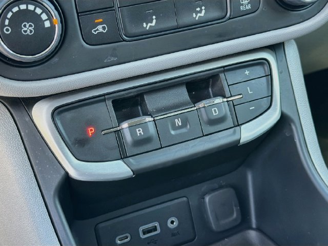Used 2024 GMC Terrain SLE AWD/4WD image 31