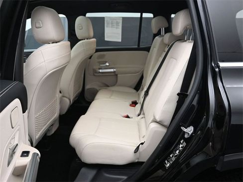 Used 2021 Mercedes-Benz GLB 250 4MATIC image 22