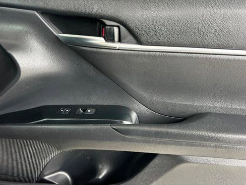 Certified 2019 Toyota Camry SE FWD image 17