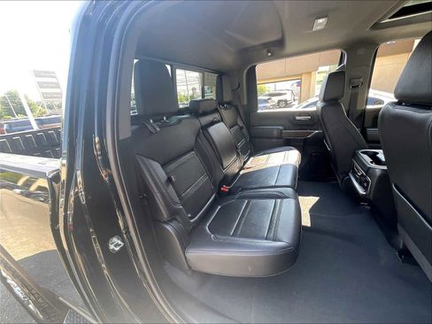 Used 2023 GMC Sierra 2500 Denali w/ Denali Ultimate Package image 16