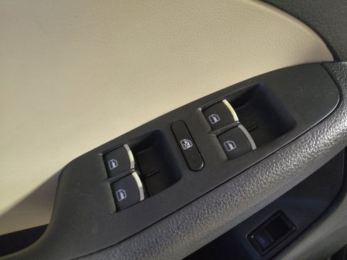 Used 2017 Volkswagen Jetta SEL FWD image 27
