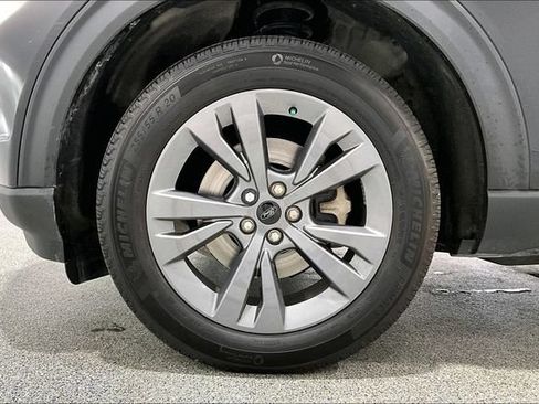 Used 2022 Ford Explorer XLT w/ XLT Sport Appearance Package AWD/4WD image 42