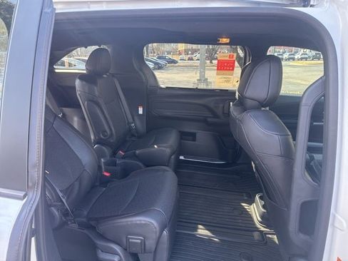 New 2026 Toyota Sienna Limited image 12