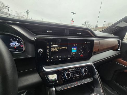 Used 2024 GMC Sierra 1500 Denali Ultimate AWD/4WD image 23