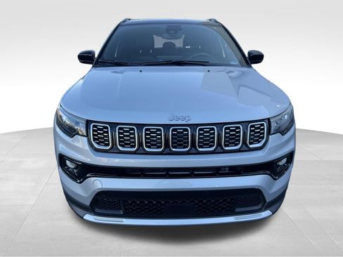 Used 2024 Jeep Compass Limited AWD/4WD image 2