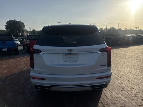 Used 2020 Cadillac XT6 Premium Luxury FWD image 13
