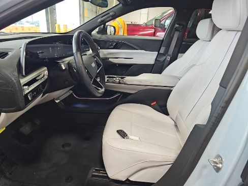 Used 2024 Cadillac Lyriq Luxury w/ LPO, Floor Liner Package AWD/4WD image 5