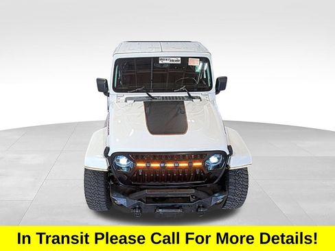 Used 2018 Jeep Wrangler Unlimited Sahara w/ Uconnect 4C Nav & Sound Group AWD/4WD image 2
