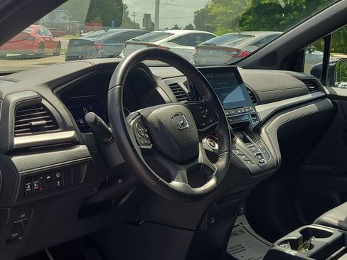 Certified 2023 Honda Odyssey Sport image 10