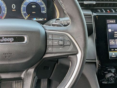 Certified 2024 Jeep Grand Cherokee Altitude image 20