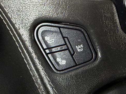 Used 2015 GMC Yukon XL Denali w/ Open Road Package RWD image 44