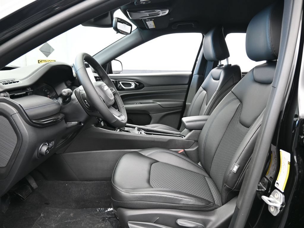 New 2026 Jeep Compass Latitude AWD/4WD image 11