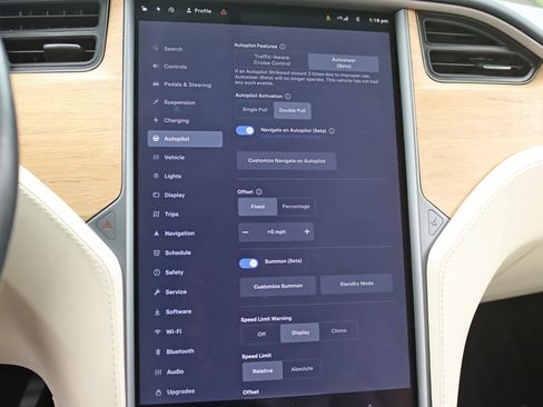 Used 2018 Tesla Model X 100D AWD/4WD image 25