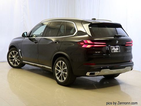 Used 2026 BMW X5 xDrive50e w/ Premium Package image 7
