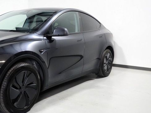 Used 2026 Tesla Model Y 2WD image 56