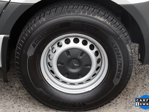 Used 2024 Mercedes-Benz Sprinter 2500 image 33