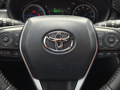 Certified 2024 Toyota Venza Nightshade image 30